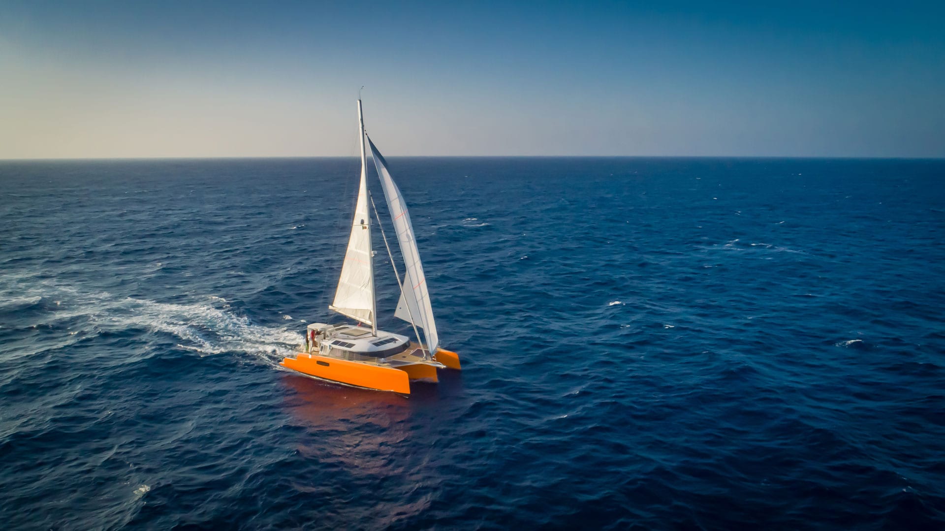 Enrico Tettamanti et sa famille à bord de son NEEL 51 : KAMANA